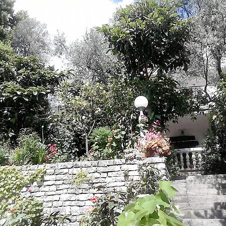 Oaza Guest House スヴェティ・ステファン エクステリア 写真