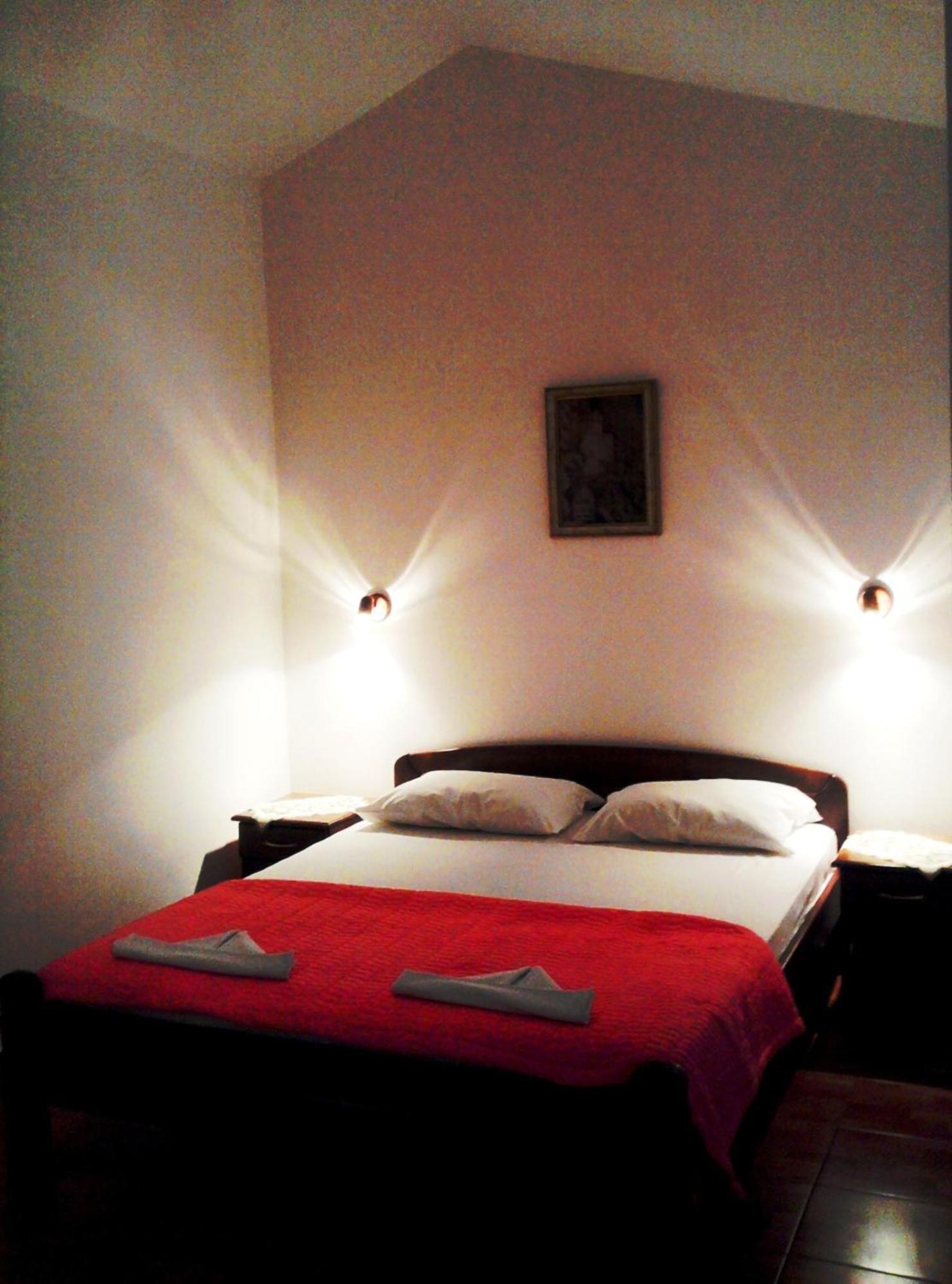 Oaza Guest House スヴェティ・ステファン 部屋 写真